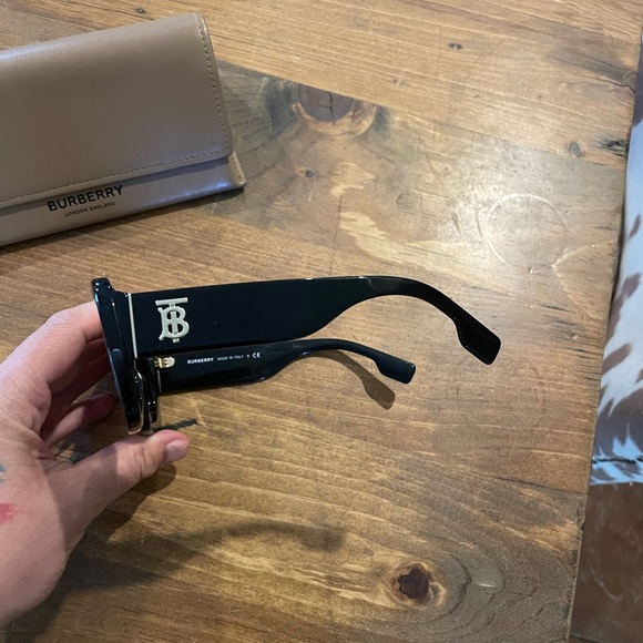 Burberry sunglasses